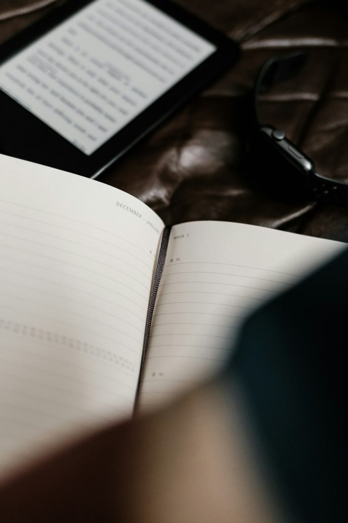 empty-notebook-page-6d6xcsirrai